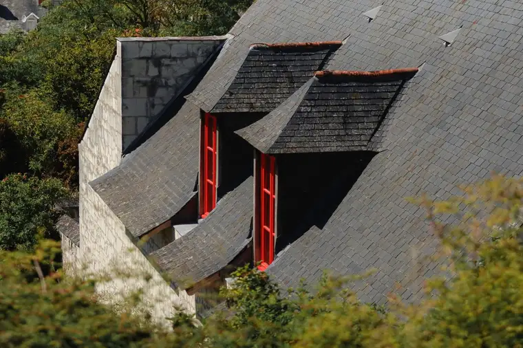 Couvreur à Montreuil, photographie d’illustration